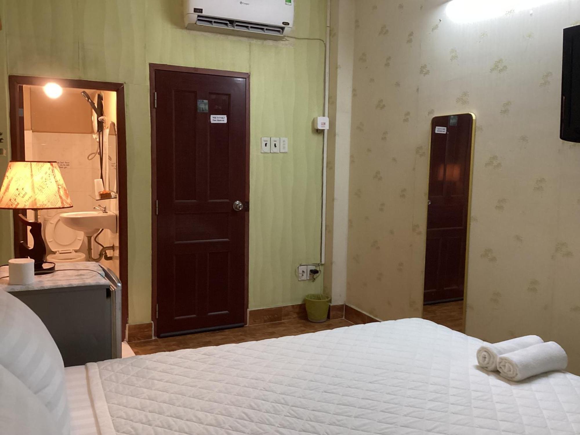 Guest House Uttrang โฮจิมินห์ซิตี้ ภายนอก รูปภาพ